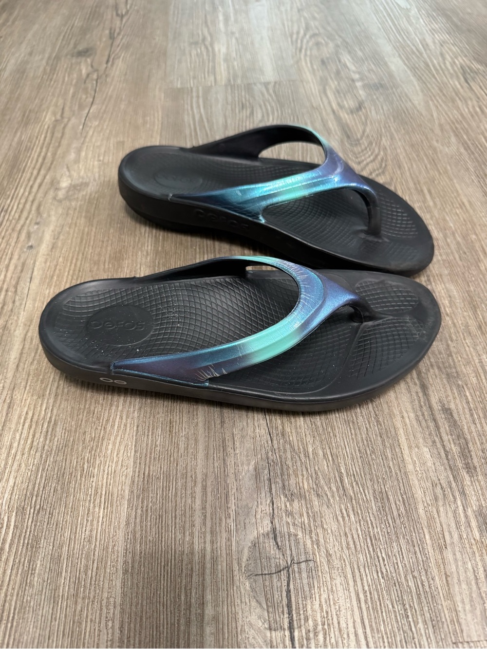Oofos OOlala Luxe Sandals women’s size 11